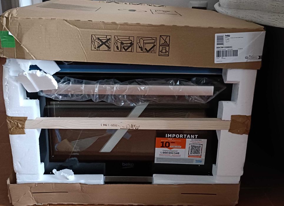 Totalmente NOVO. Forno BEKO BBCM13300XC