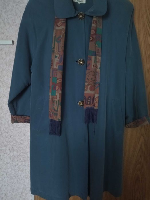 Продам женский плащ