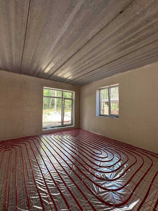 Стильний будинок з прямим вихідом в ліс