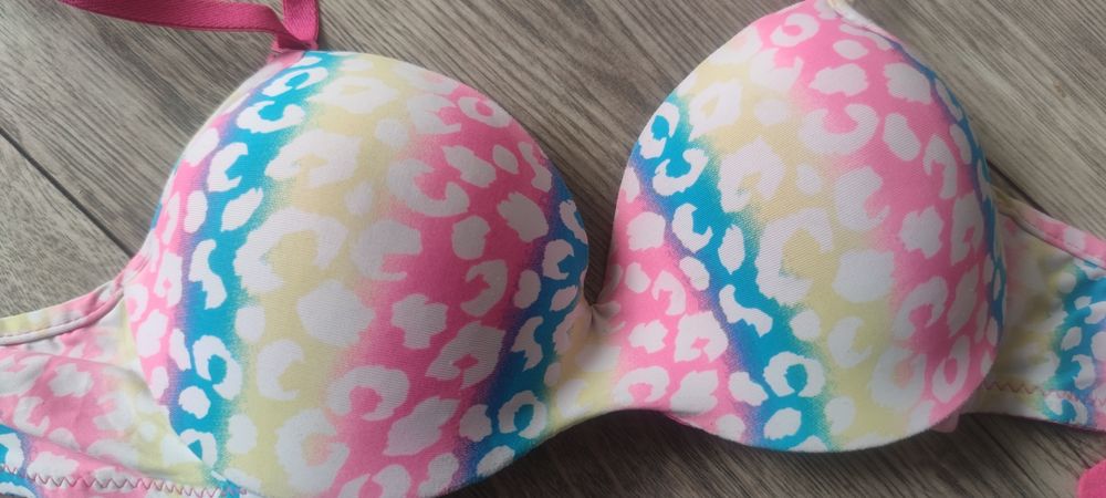 Biustonosz strój kąpielowy