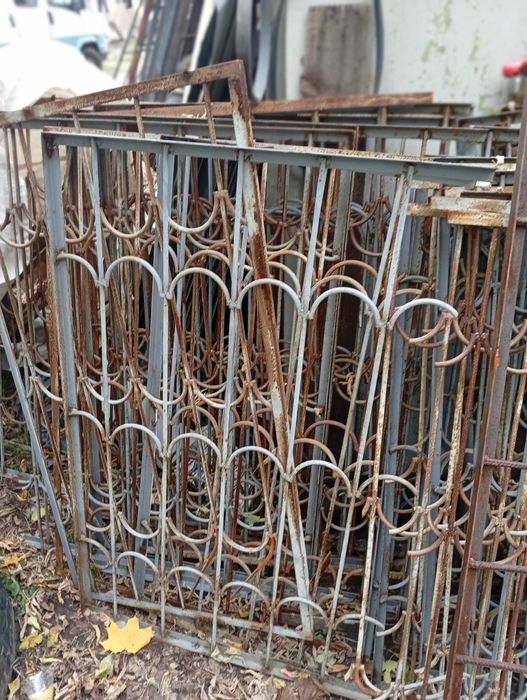 Продам решотки на окна.