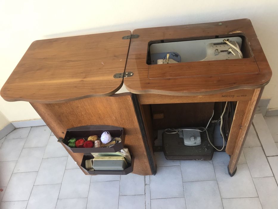 Maquina costura Necchi 554