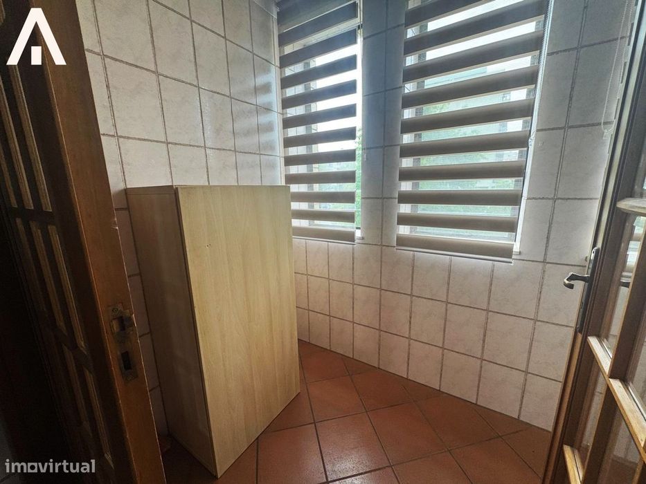 Apartamento T3 com garagem junto ao centro