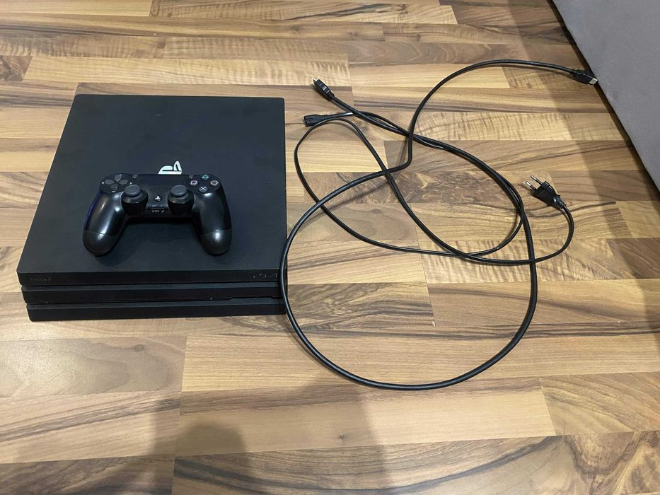 sprzedam konsole ps4 pro + kontroller