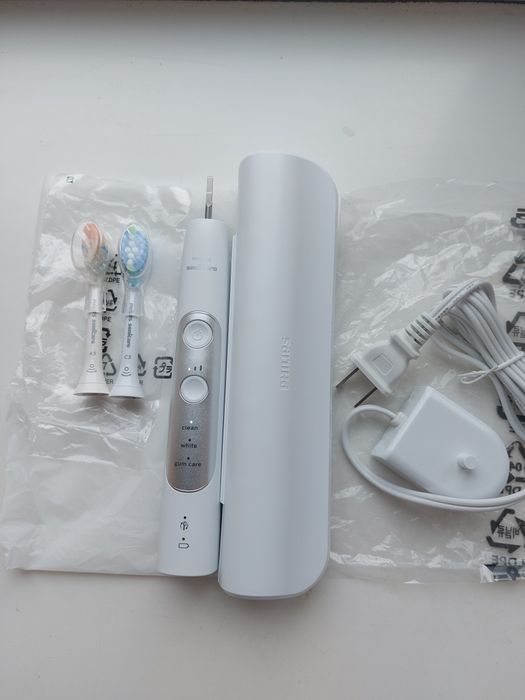 Зубна щітка Philips 7000 / 6100 / hx751