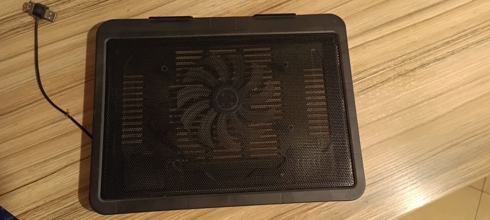 Podstawka chłodząca pod laptopa