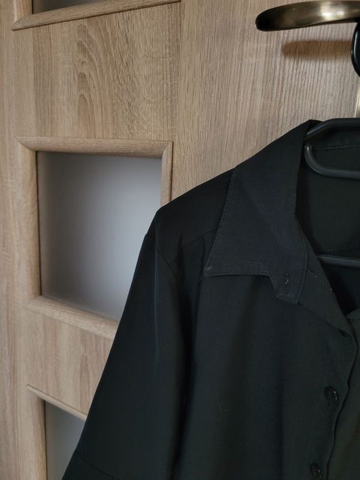 Czarna koszula z rękawem 3/4