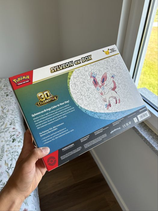 Pokémon 30th Celebrarion Sylveon Ex Box