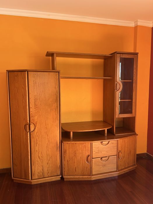 Móvel de sala madeira cerejeira em ótimo estado