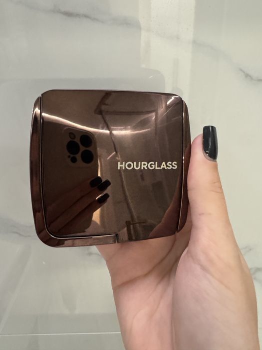 Пудра hourglass нова