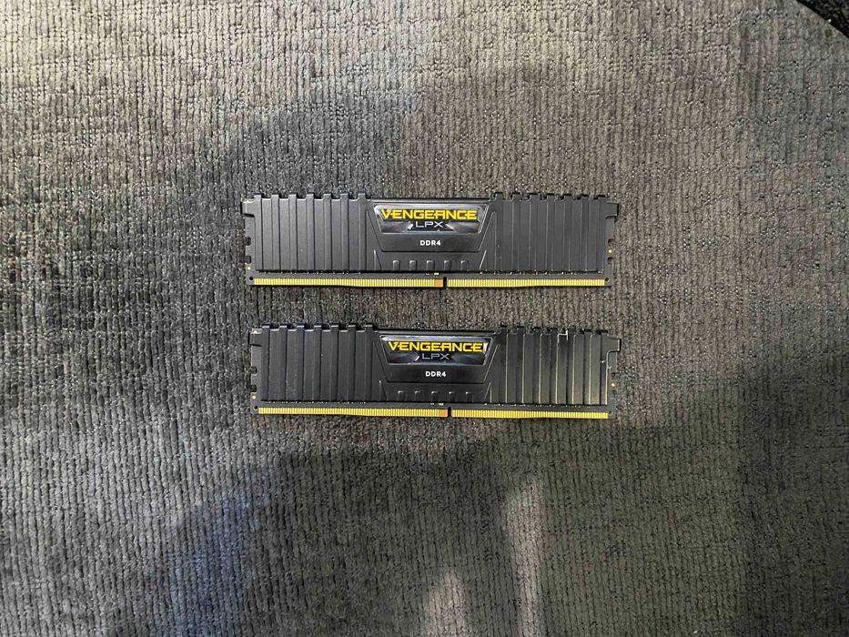 Memória RAM 16GB(2X8GB) 3600Mhz DDR4 (usada)