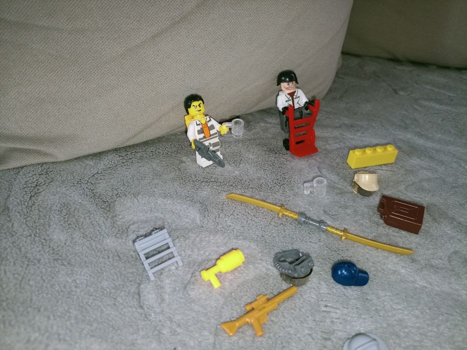 2 figurki LEGO +akcesoria
