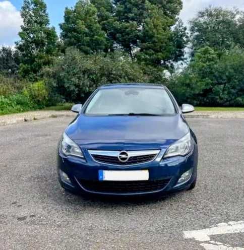 Opel Astra J 1.4 Turbo 140HP Sport full extras 2010. Estimado.