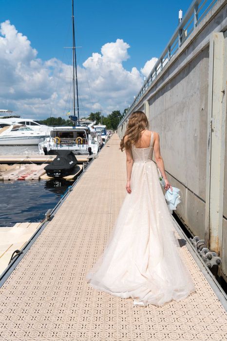 Весільна сукня А-силует