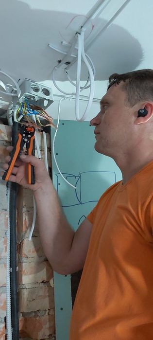 Послуги електрика.