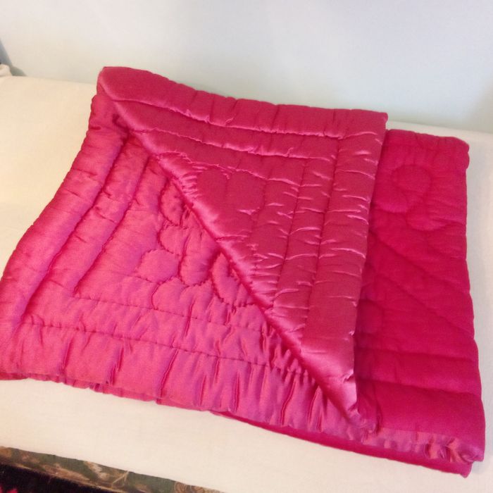 Атласна ватна ковдра - 1,95м.×1,6м. Товщина 3-4см.