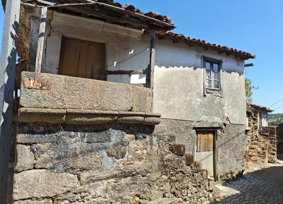 Casa de pedra em Bornes