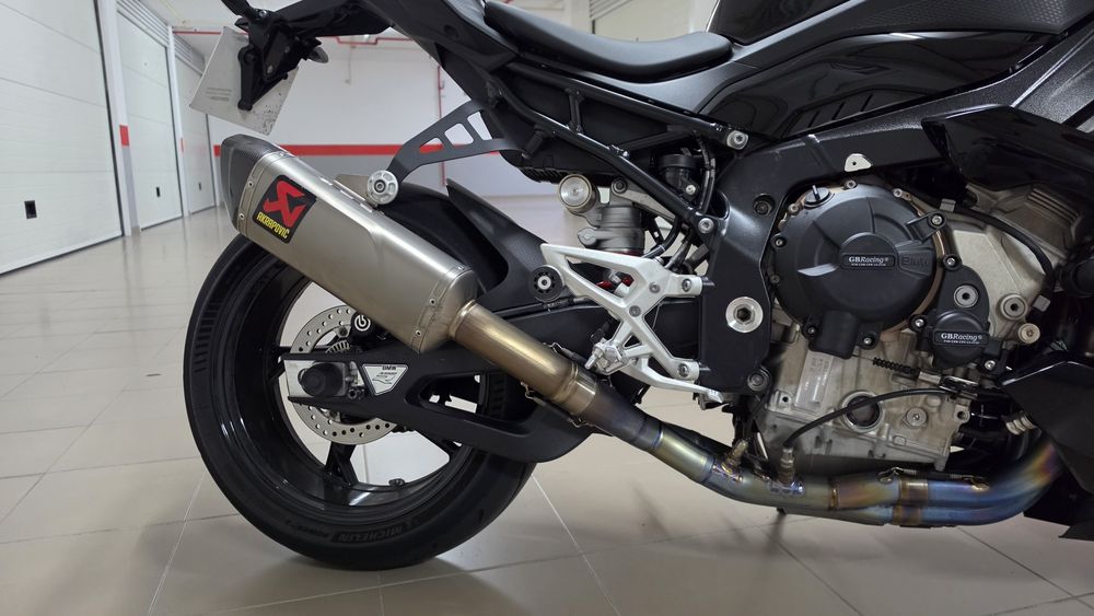 BMW  S 1000 R Akrapovic titanium