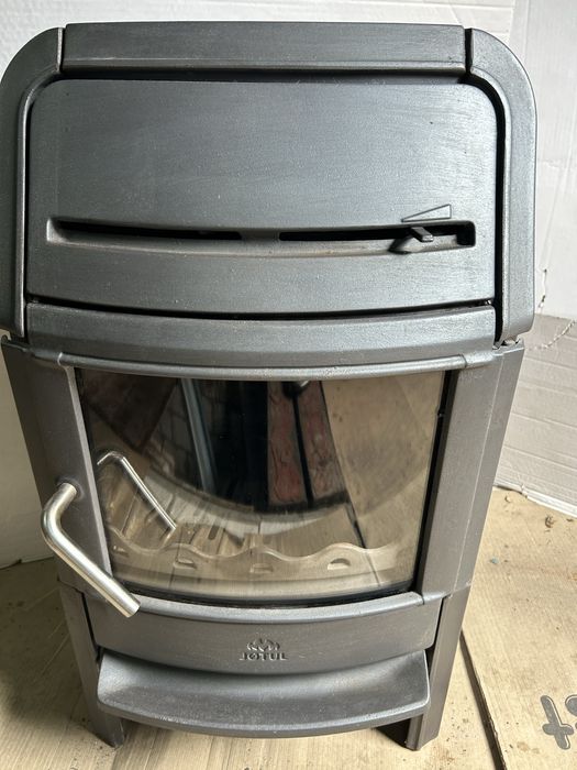 Чавунна піч камін буржуйка Jotul F 220 BP