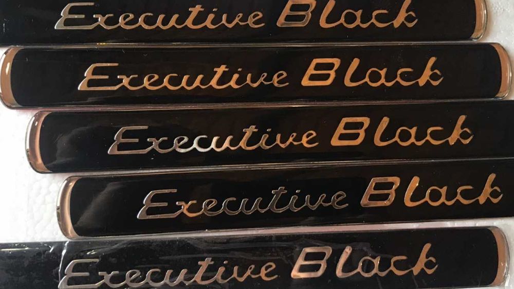 Эмблема Brownstone, Executive, Executive black Toyota Land Cruiser 200