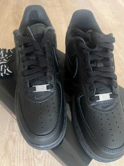 Nike_ Air_Force_1_Low_Supreme_Black Rozmiar 42.5