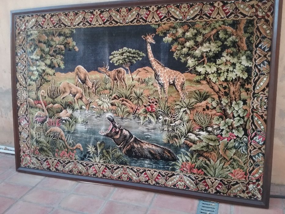 Tapeçaria com motivos africanos