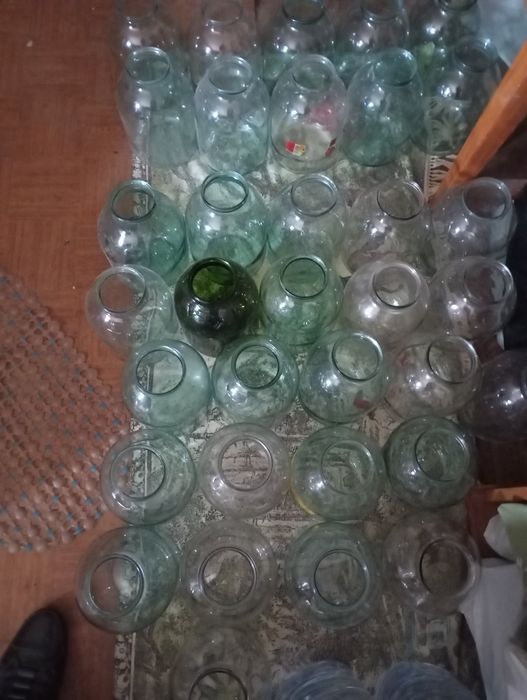 Продам 3-х літрові скляні банки б/у.