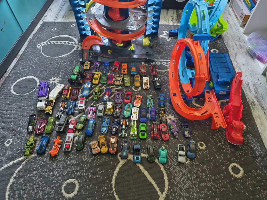 Garaż, tor, autka hot wheels