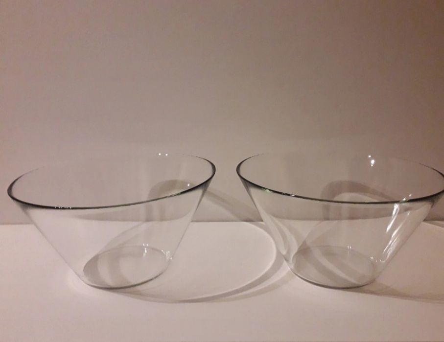 Duas taças grandes de vidro
