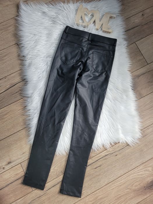 Czarne spodnie eko skóra spodnie skórzane