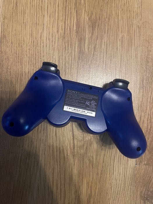 Sprawny pad do PS3. Nowy