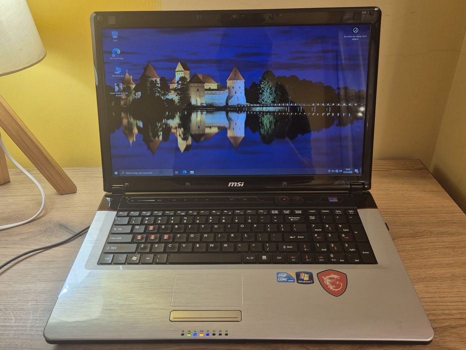 Laptop MSi Ge700 i5 8gb ram SSD 256gb 17.3"