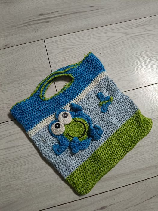 Szydełkowa torebka dziewczęca stan bardzo dobry ozdobna żabka handmade
