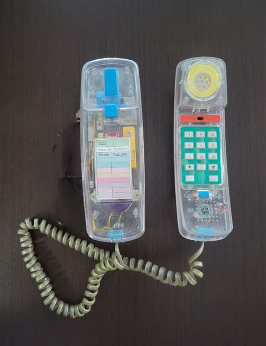 Telefone transparente anos 90
