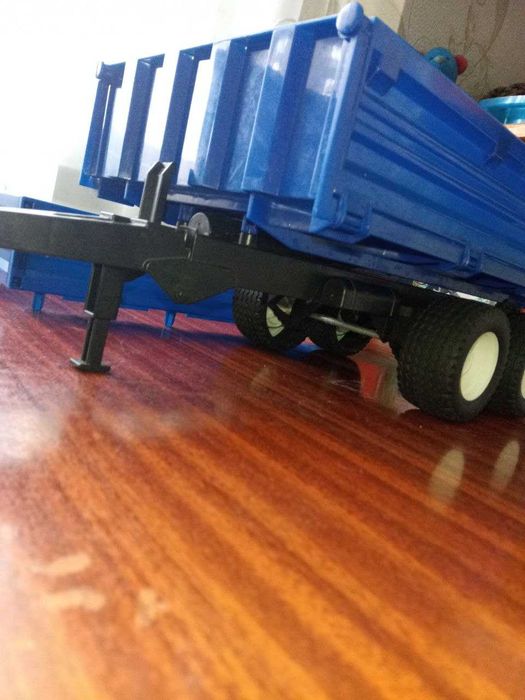 Іграшковий причіп Bruder