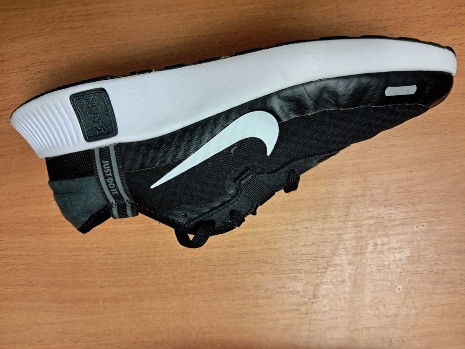Детские кроссовки Nike оригинал 40. размер