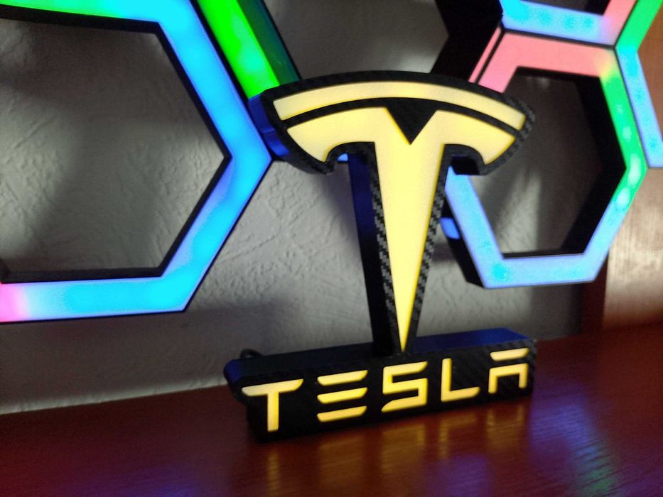 Podświetlany led napis TESLA | Dekoracja 3D | Lampka na biurko