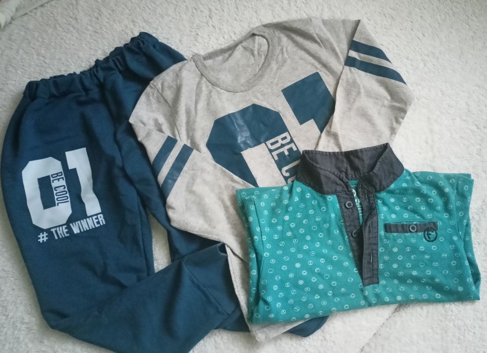 Пакет речей (98-104)кофти, джинси,речі в садок