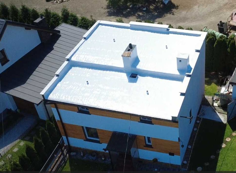 Naprawa dachu, hydroizolacja dachu membraną