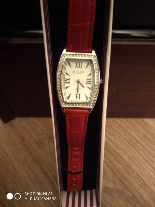 Продам новые часы наручные Орифлейм