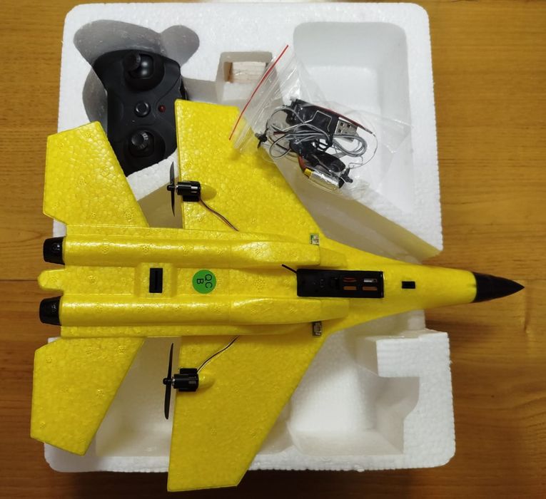 Avião RC FX-620 SU-35 (China Air Force) - NOVO