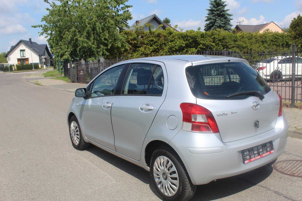 Toyota Yaris.Piekne auto w super stanie.Bezwypadkowy