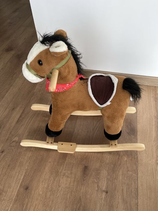 Cavalinho de madeira e com pelo430093552604958721