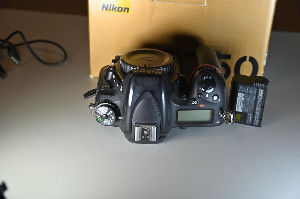Продам нікон д750