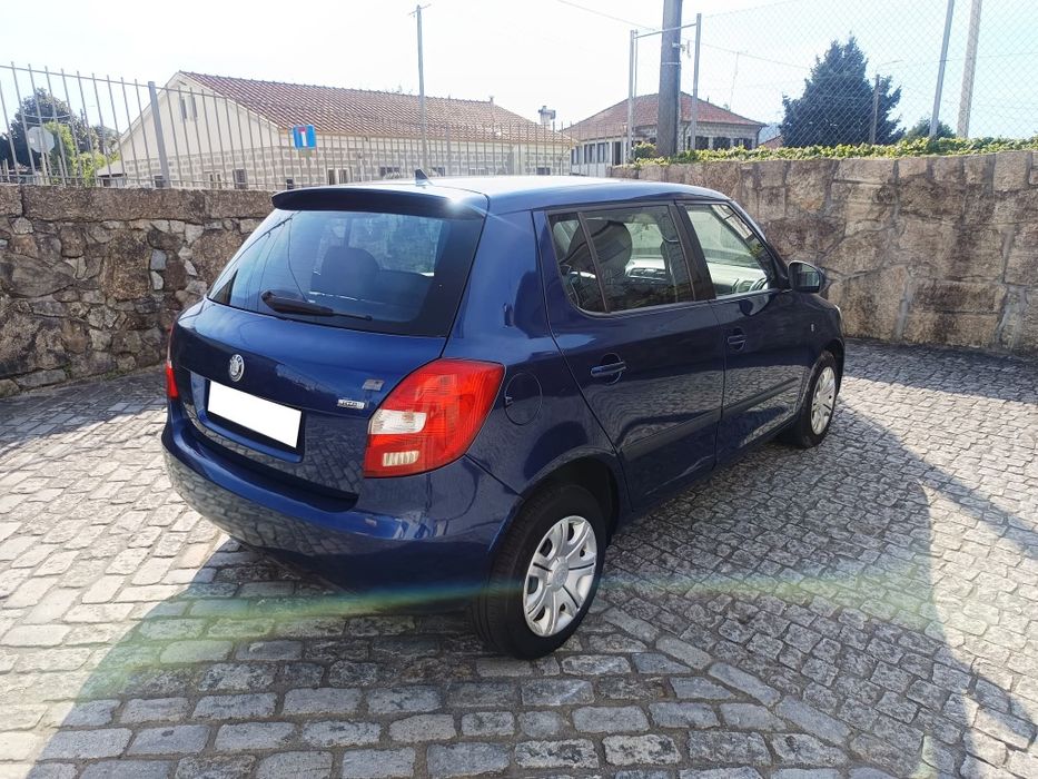 ✅ Skoda Fabia 1.2 HTP 70Cv

➡️ Kms: 276819
➡️ Ano: 2007/11

Viatura em bom estado, com manutenção em dia. Duas chaves.