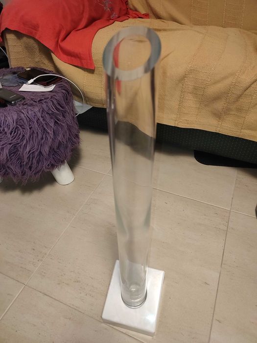 Jarra solitário em vidro