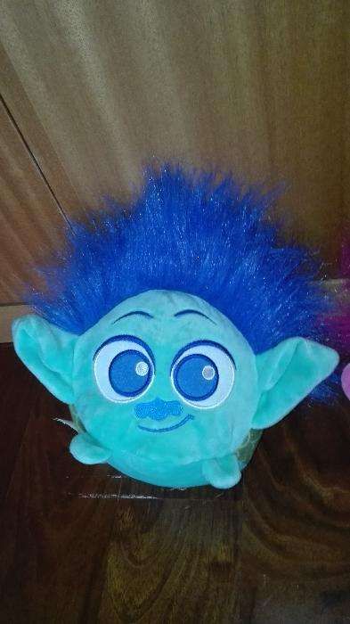 Trolls pelúcia ..
