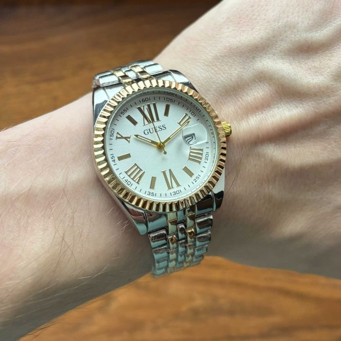 ХІт! Жіночий годинник на браслеті Guess з робочою датою