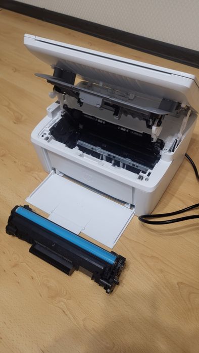 Продам принтер HP 141-w