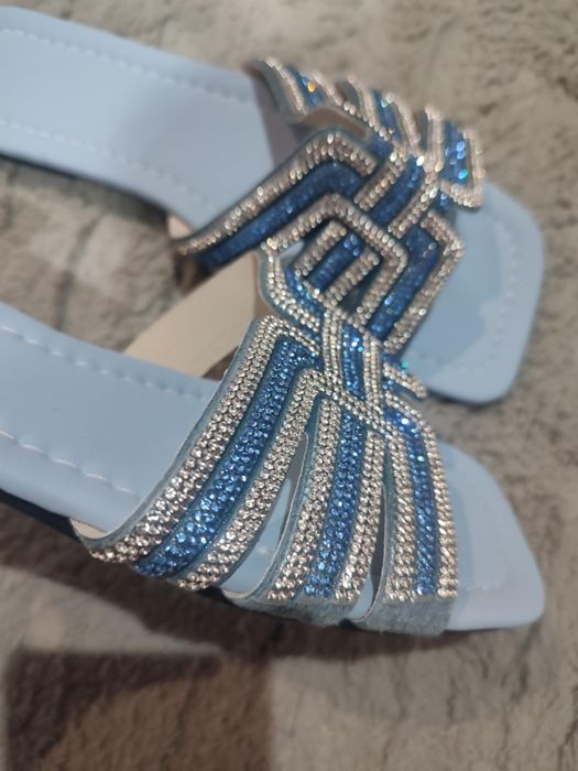 Nowe buty klapki na wiosne-lato 37